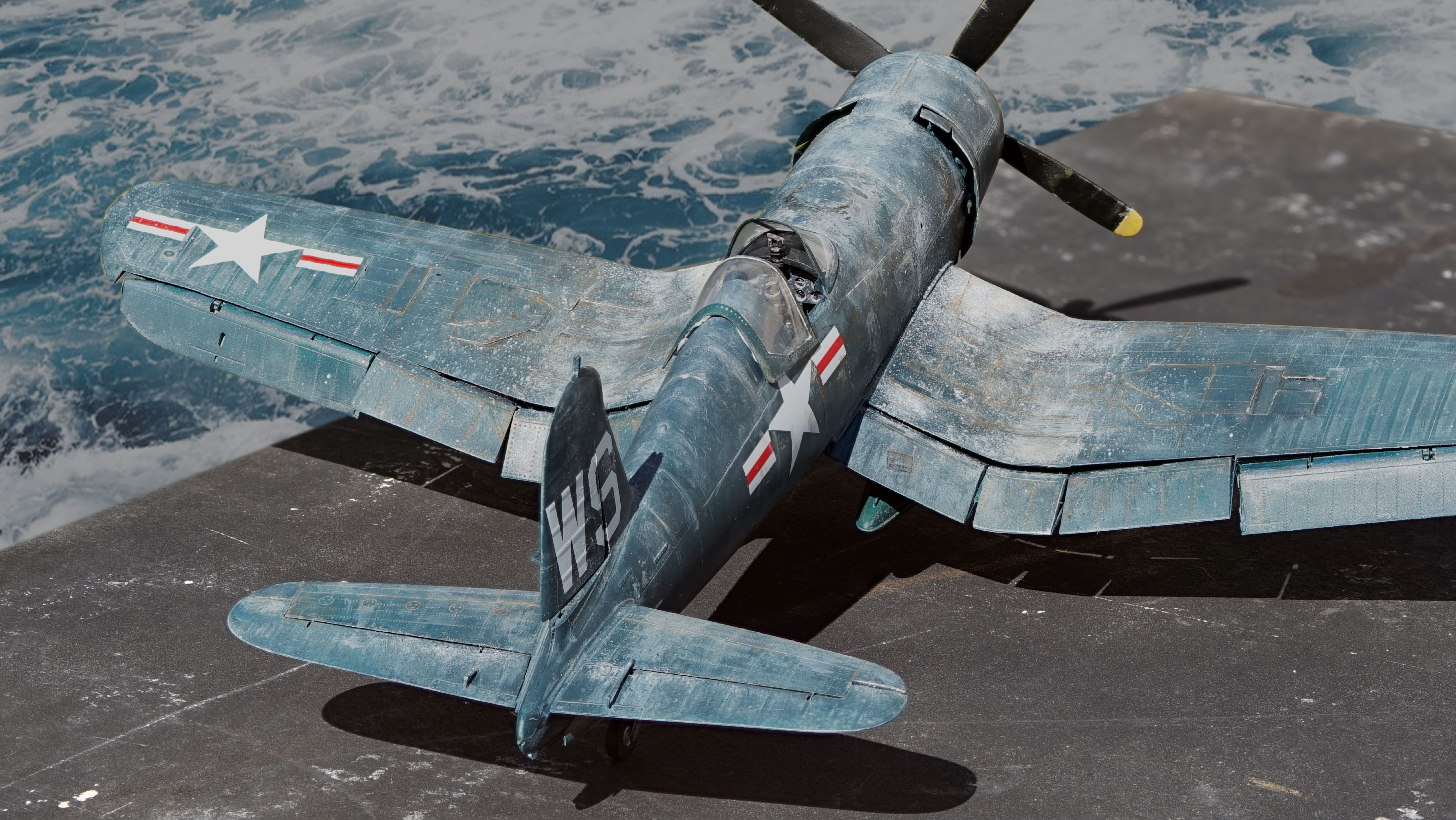 On the Carrier Deck: Vought F4U-4 Corsair and F6F-5N Night Hellcat 1/32